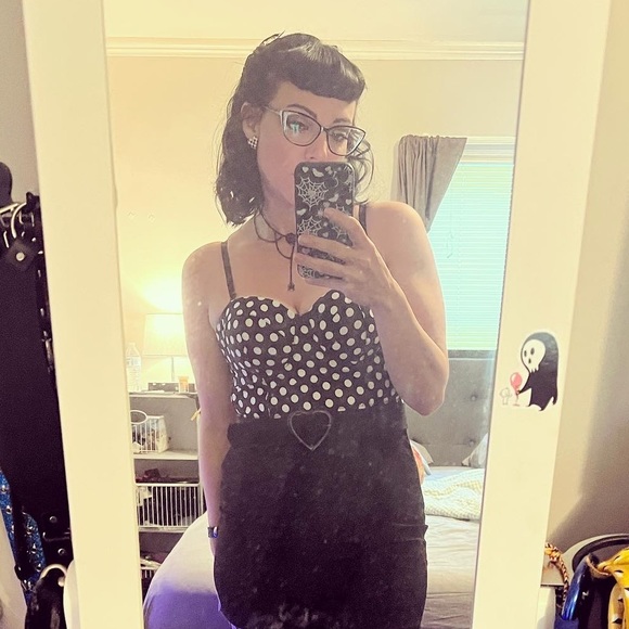 Meet your Posher, Ellen - Picture 5 of 12